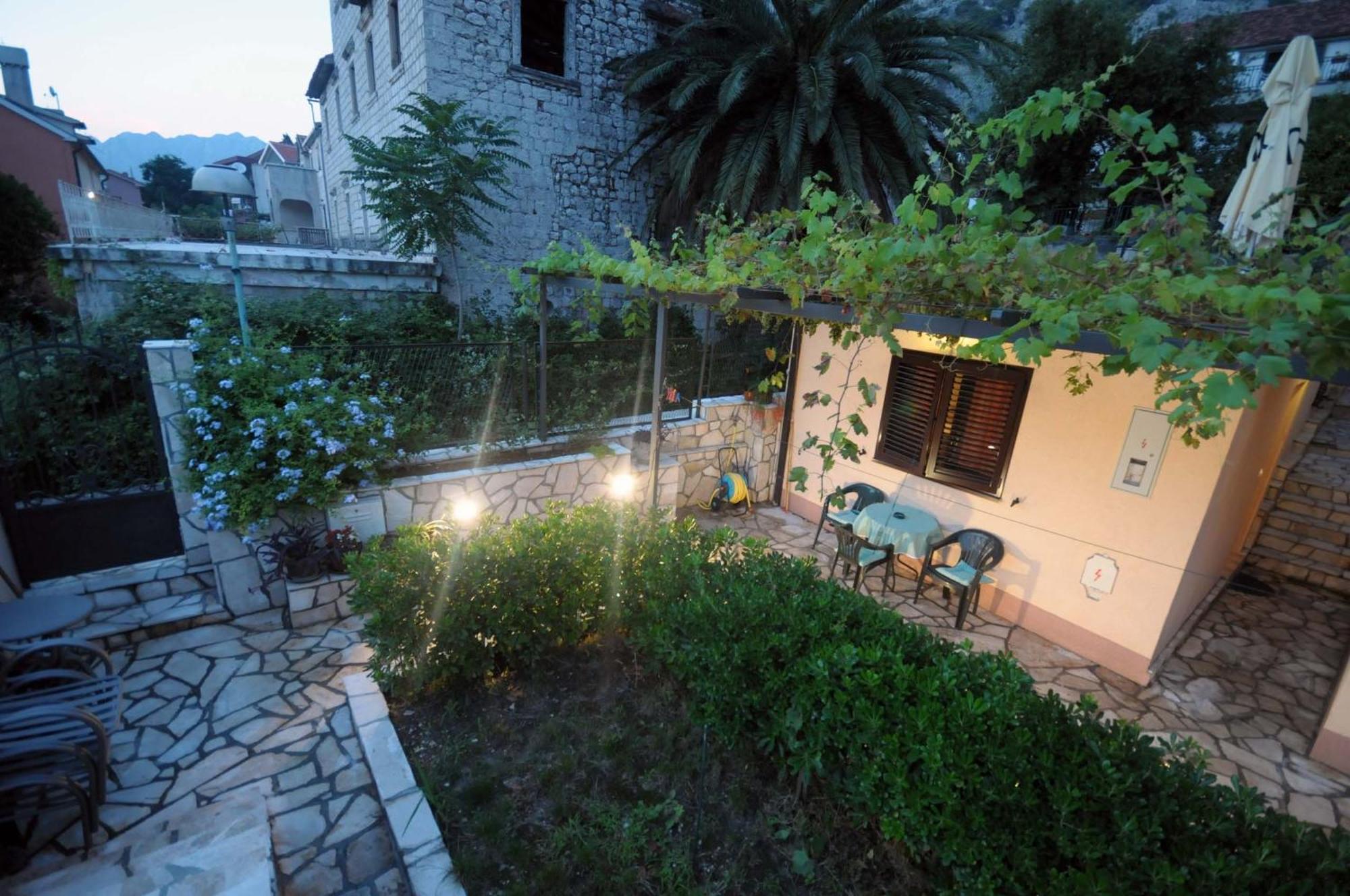 Bjelica Apartments Kotor Oda fotoğraf